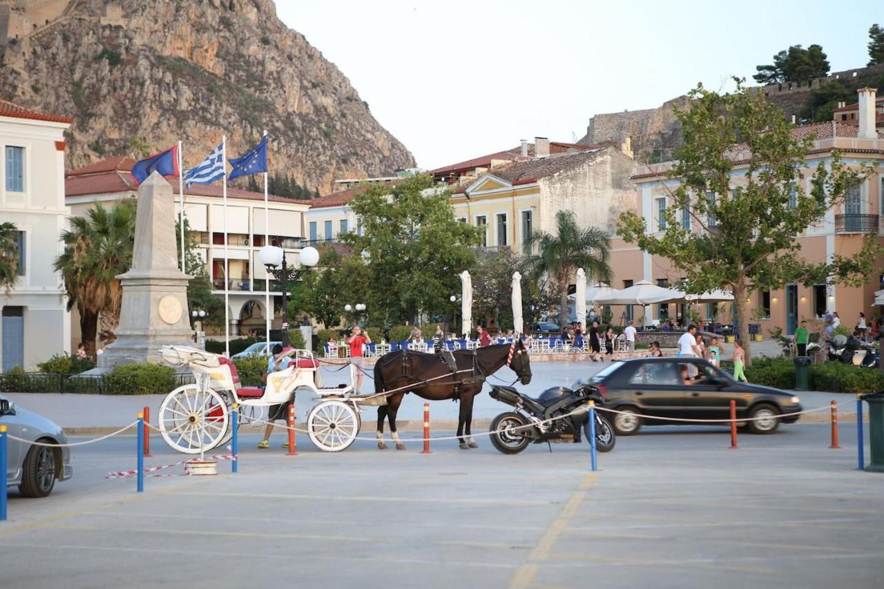 Old Town Apartment Next To Seafront Promenade Nafplio Bagian luar foto